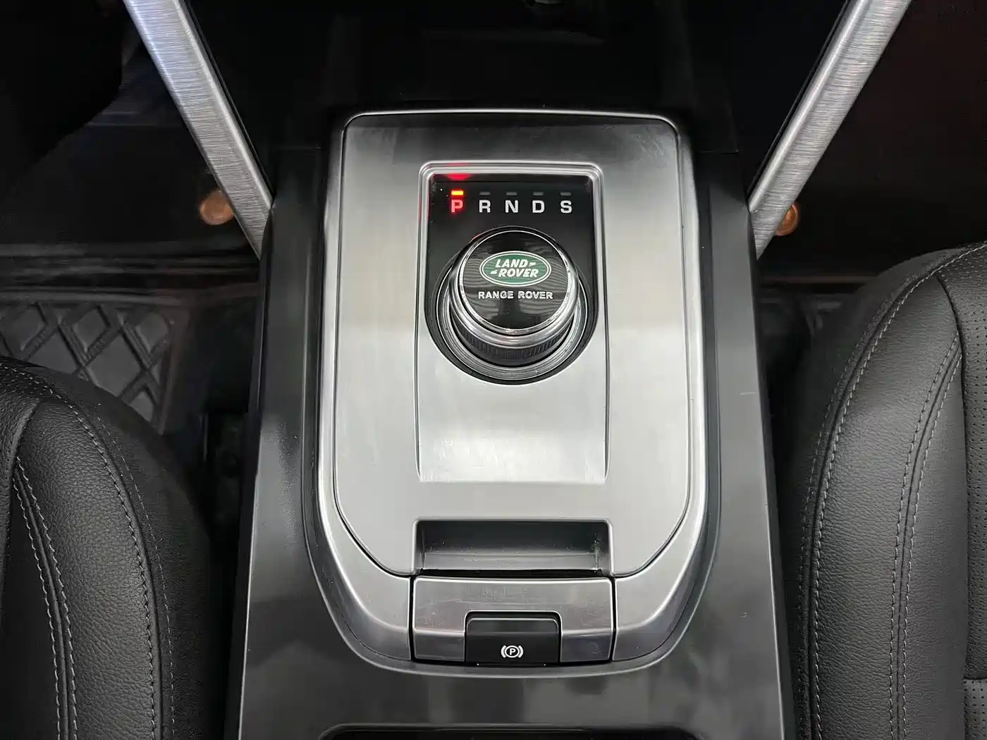 Land Rover Discovery Sport 2018 240PS SE Edition фото 17