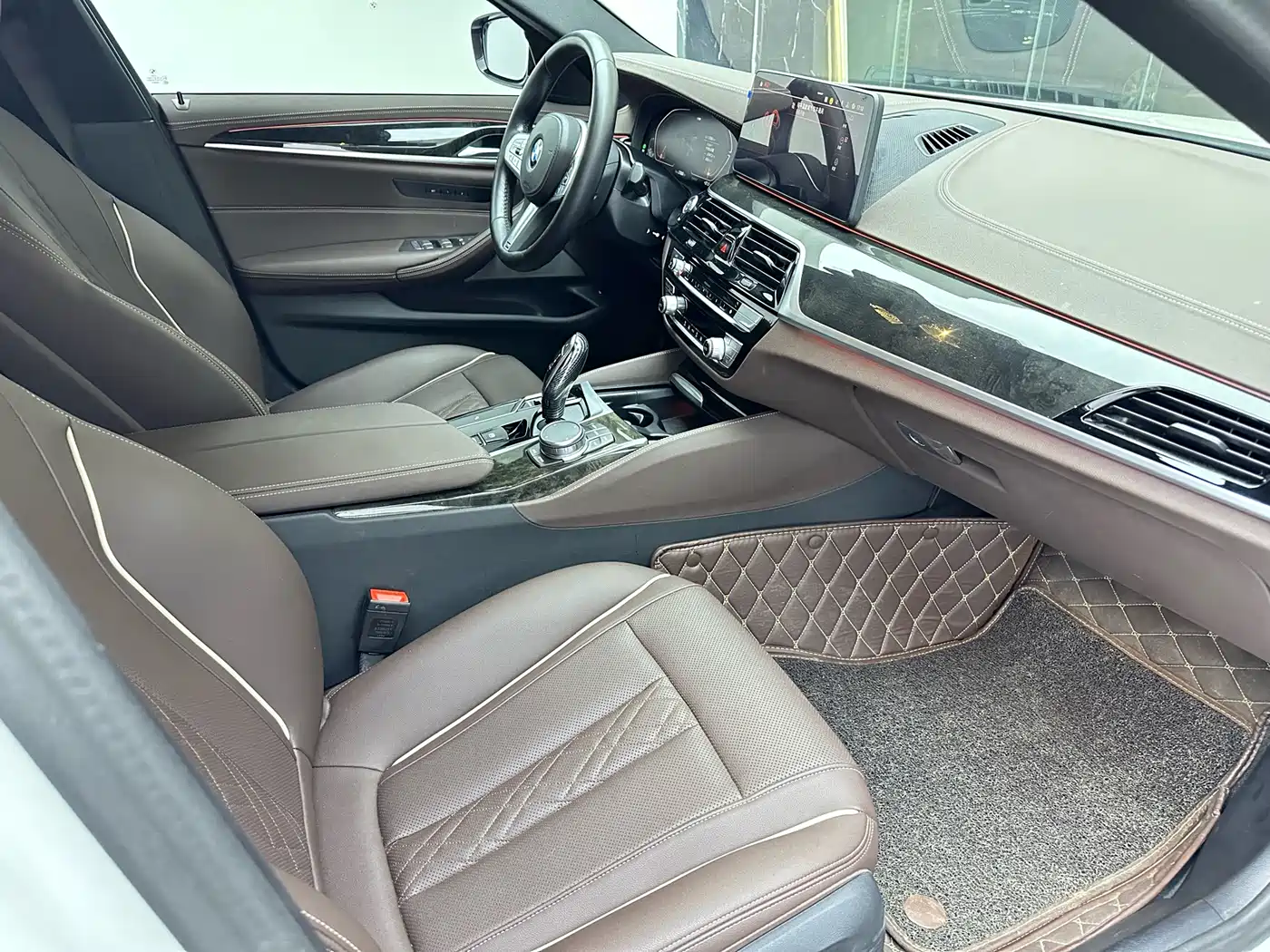BMW 5 Series 2022 Model Second Facelift 525Li M Sport Package фото 14