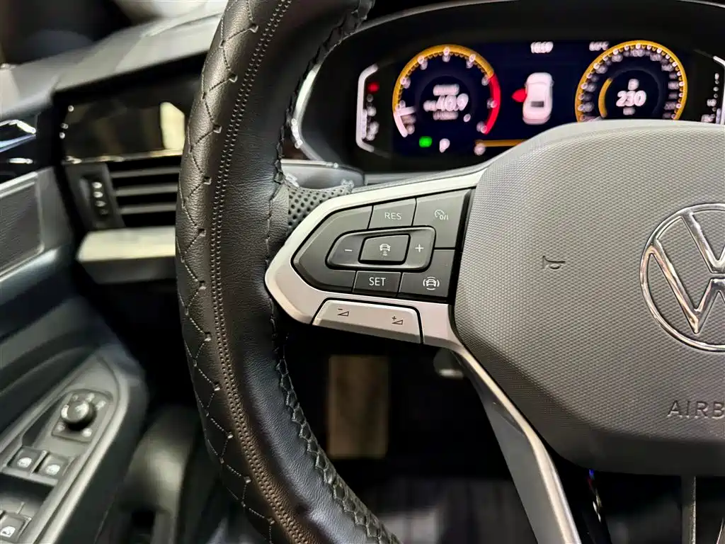 Volkswagen Passat 2025 Outstanding 330TSI Elite Edition фото 26