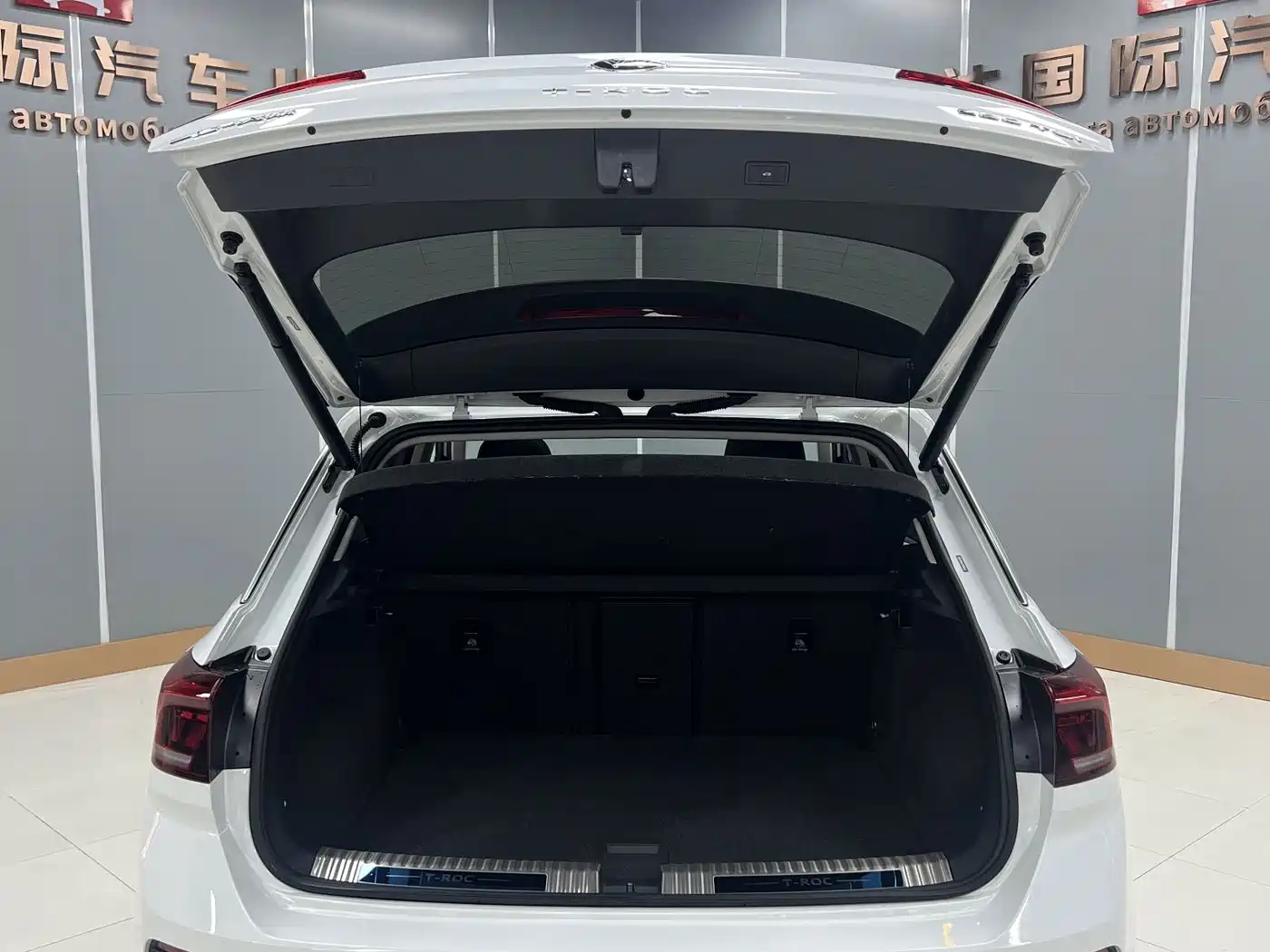 Volkswagen T-Roc, миниатюра 12