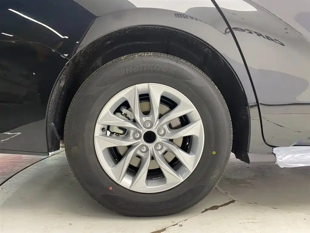 Toyota Granvia 2024 2.5L Hybrid Comfort фото 12