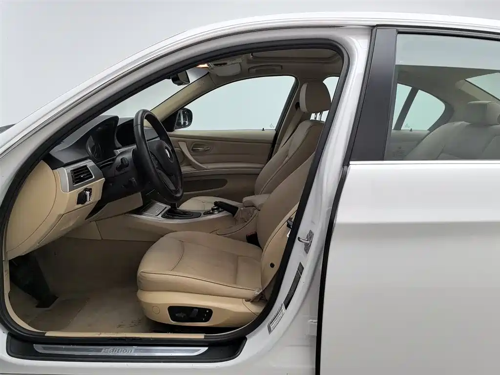 BMW 3 Series 2012 320i Luxury фото 10