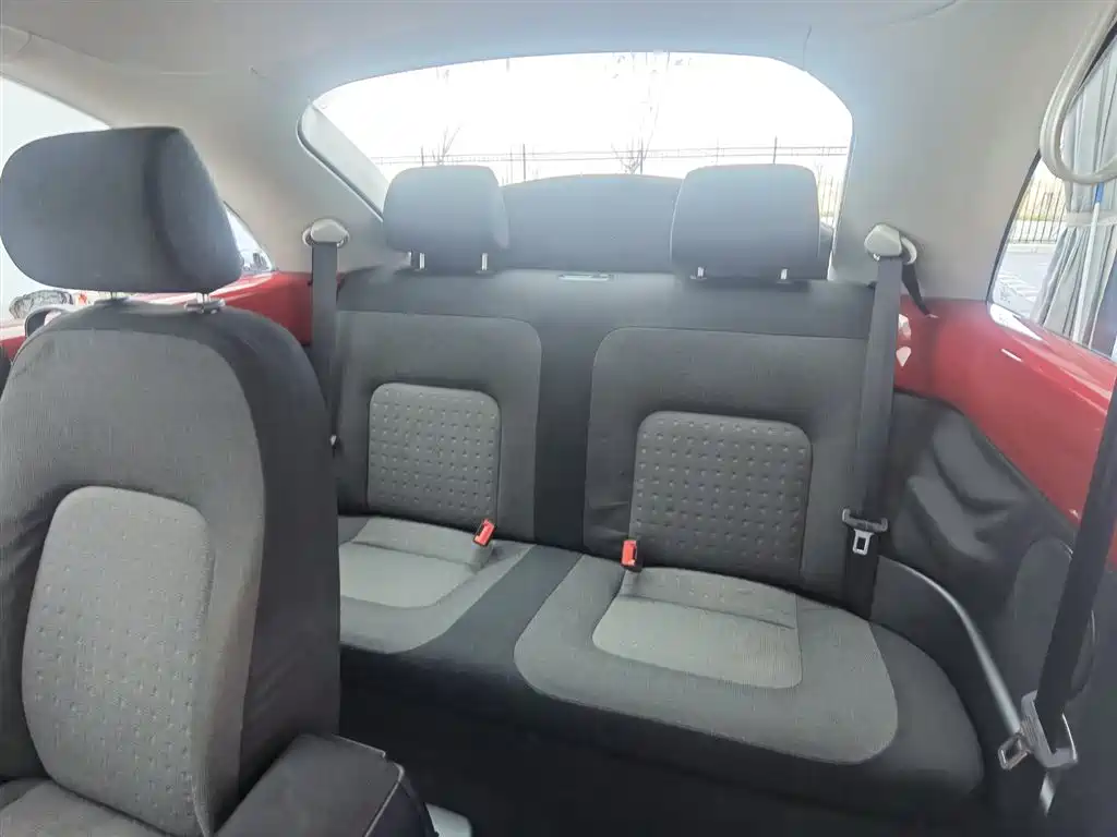 Volkswagen Beetle 2010 Model 1.6 AT фото 15