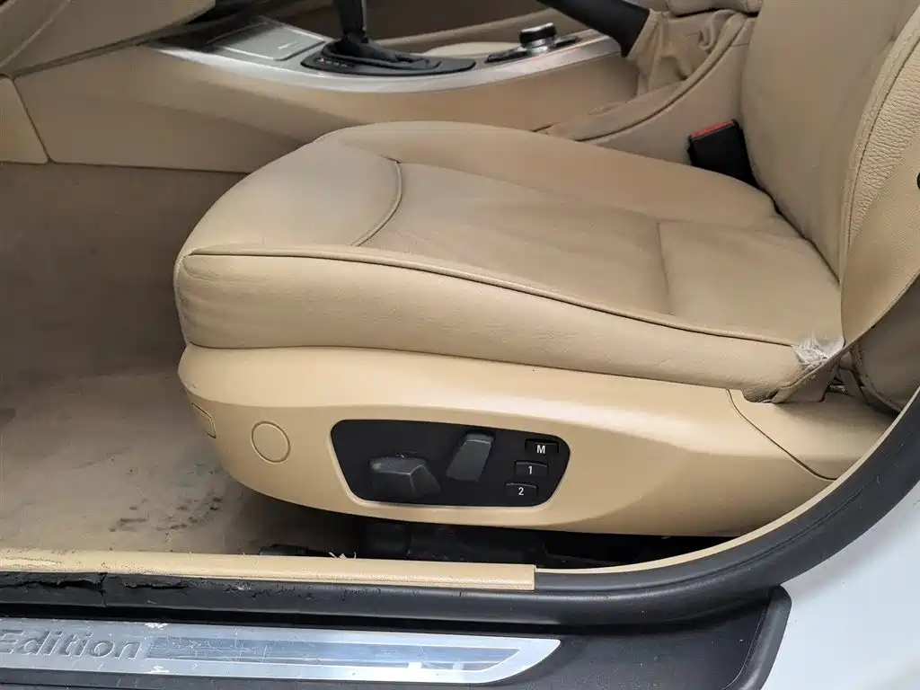 BMW 3 Series 2012 320i Luxury фото 20