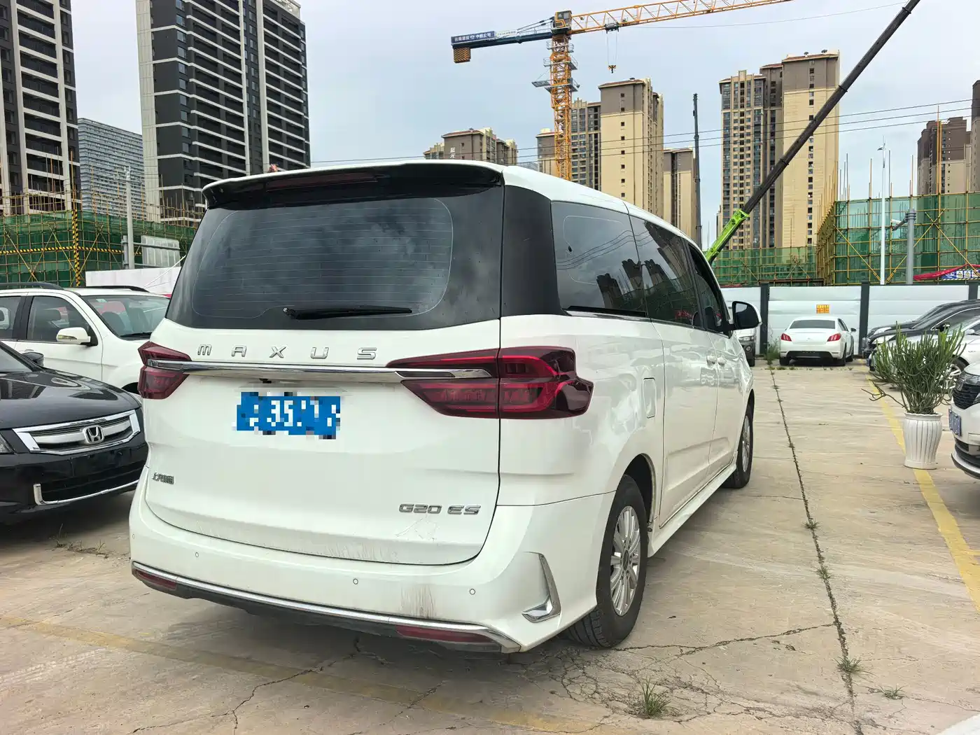 SAIC Maxus Maxus G20 2023 2023 ES 2.0T Gasoline Automatic Premium Edition