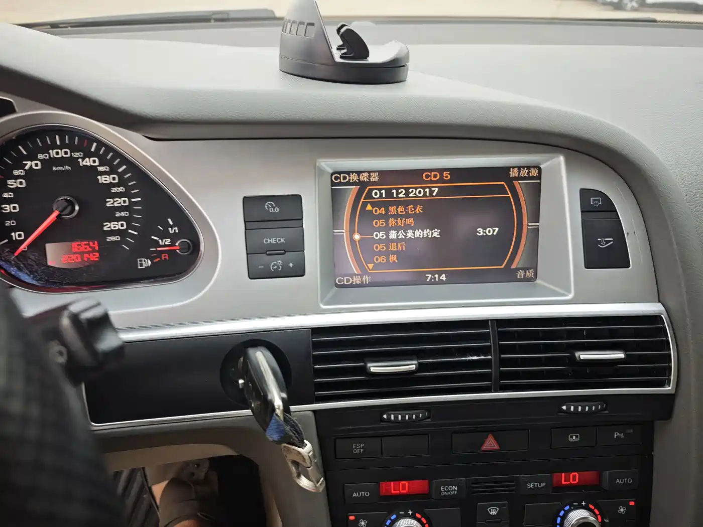 Фото 17 - Audi A6L