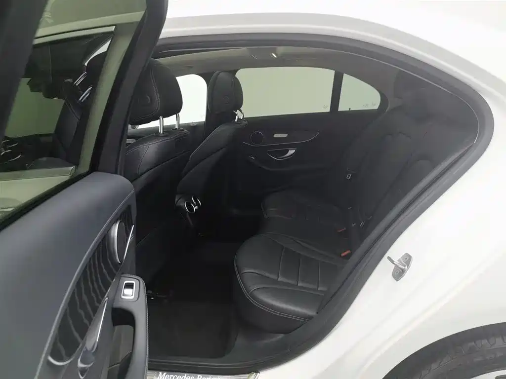 Mercedes-Benz C-Class 2017 Facelift C 200 L Sport Edition фото 15