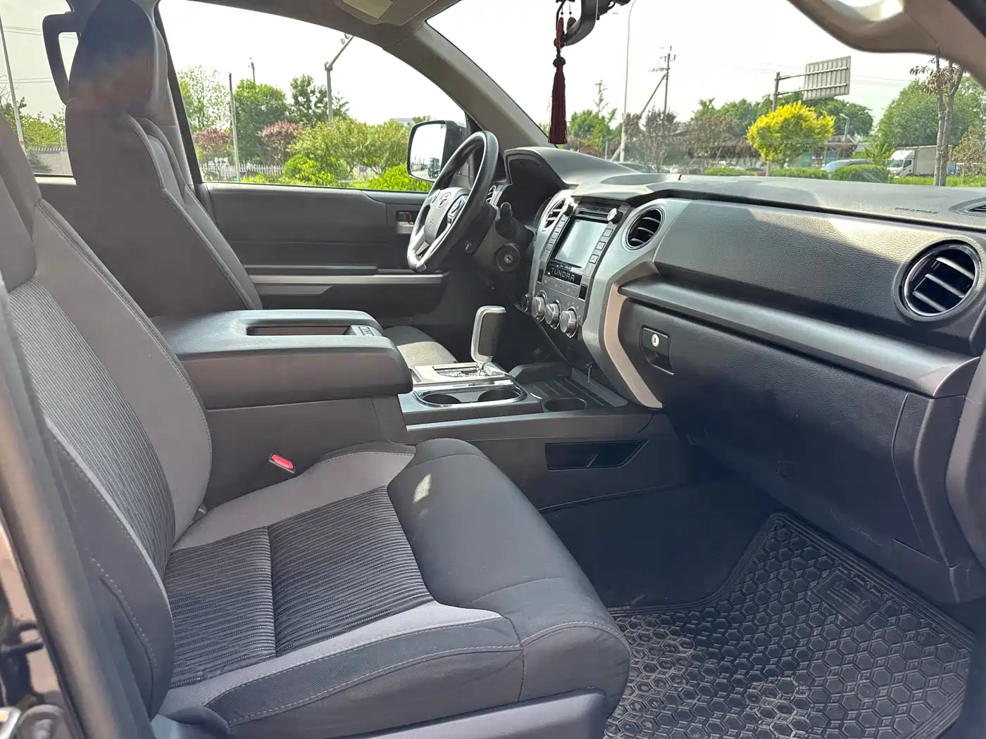 Toyota Tundra 2014 5.7L TRD Pro фото 10