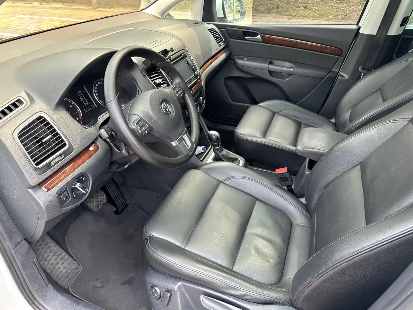 Volkswagen Sharan 2014 2.0TSI Comfort фото 10