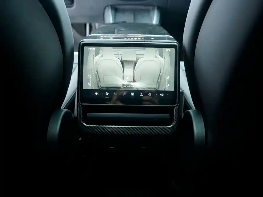 Фото 19 - Tesla Model Y