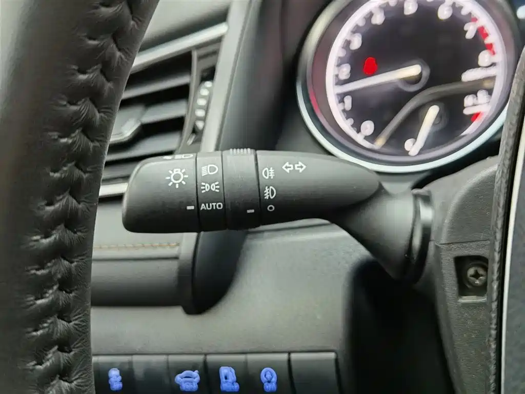 Toyota Camry 2021 2.0G Luxury Edition фото 21