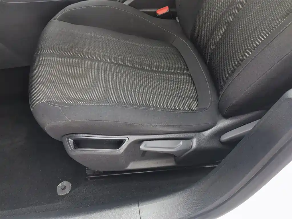 Peugeot 308S 2015 1.2T Auto Dynamic Edition фото 20