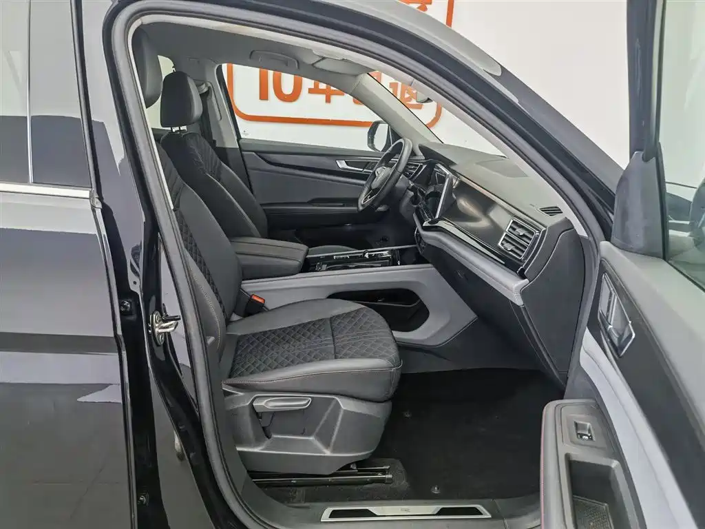 Volkswagen Teramont 2023 Teramont X 330TSI 2WD Luxury фото 23