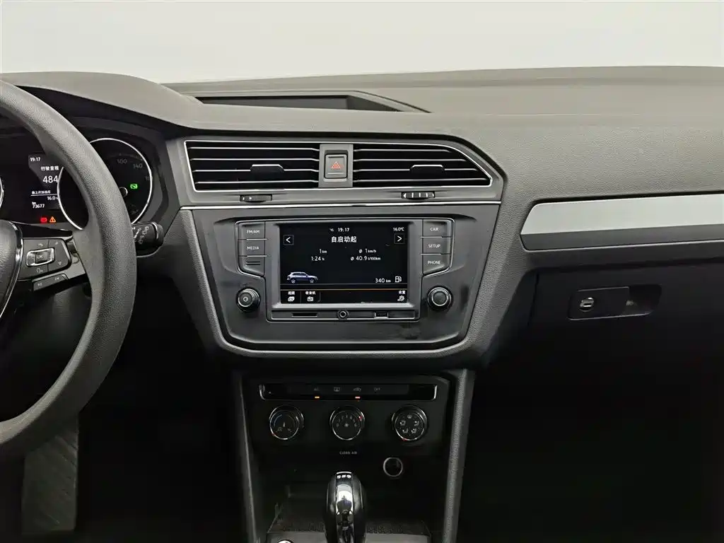 Volkswagen Tiguan L 2018 330TSI Automatic 2WD Trend Edition фото 12