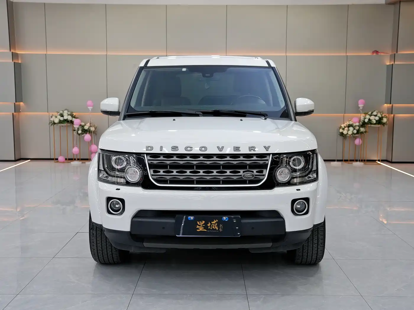 Land Rover Discovery 2015 3.0 SC V6 SE фото 2
