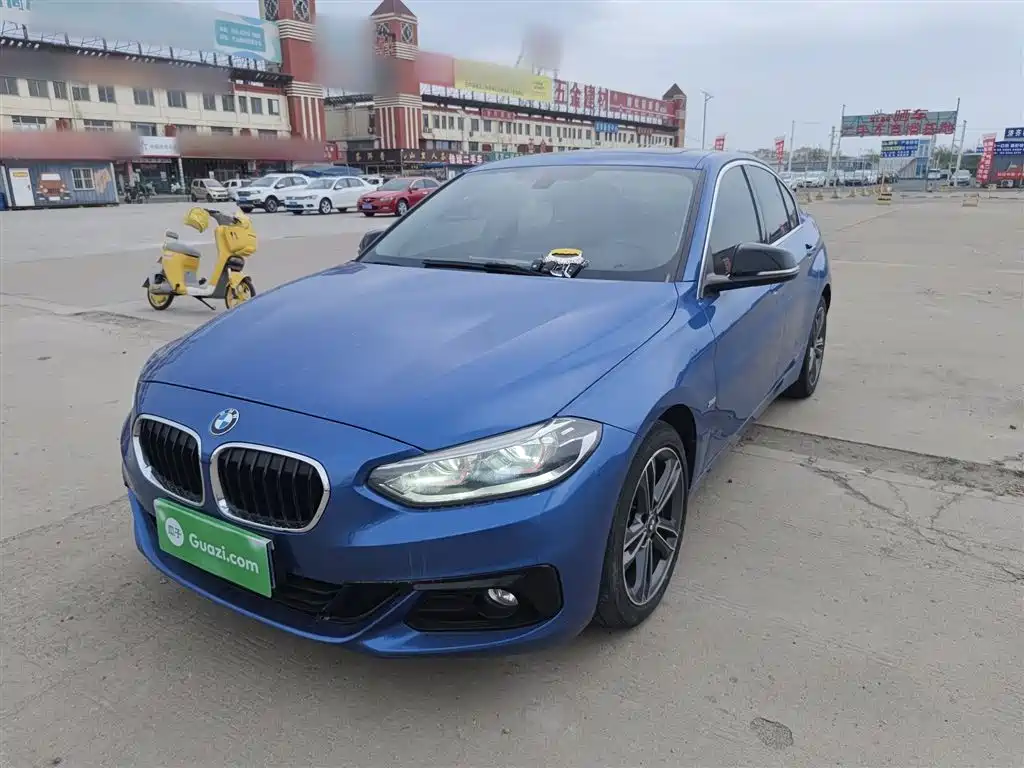 BMW 1 Series 2017 118i Sport фото 2