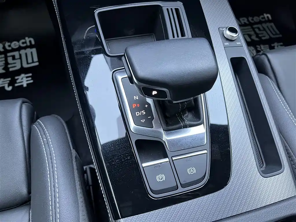 Audi Q5L 2023 40T Luxury Dynamic фото 29