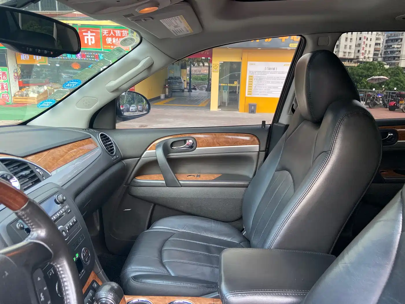 Buick Enclave 2010 3.6L Flagship Edition фото 12