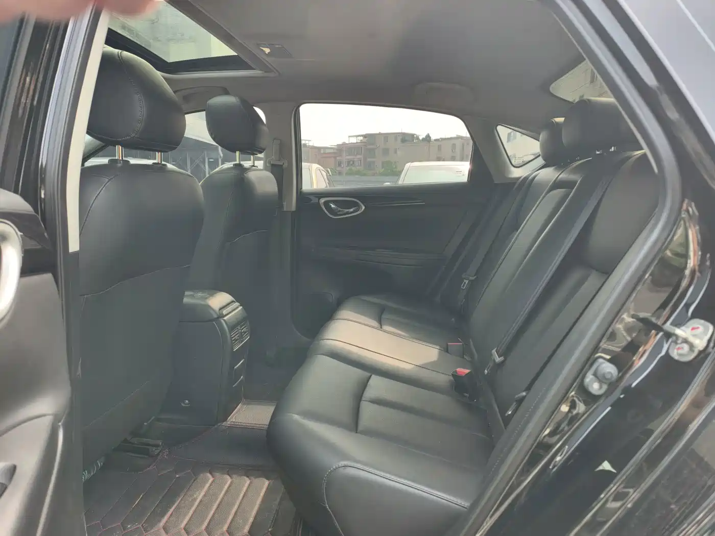 Nissan SYLPHY, миниатюра 11