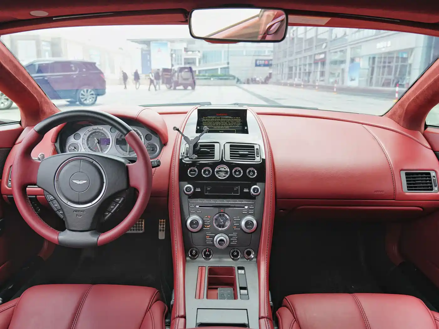 Aston Martin V8 Vantage 2015 4.7L Coupe фото 9