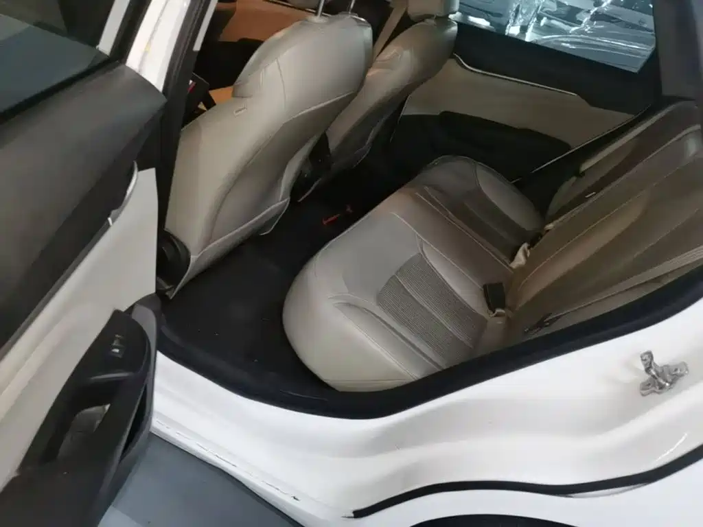 Фото 17 - Buick Excelle