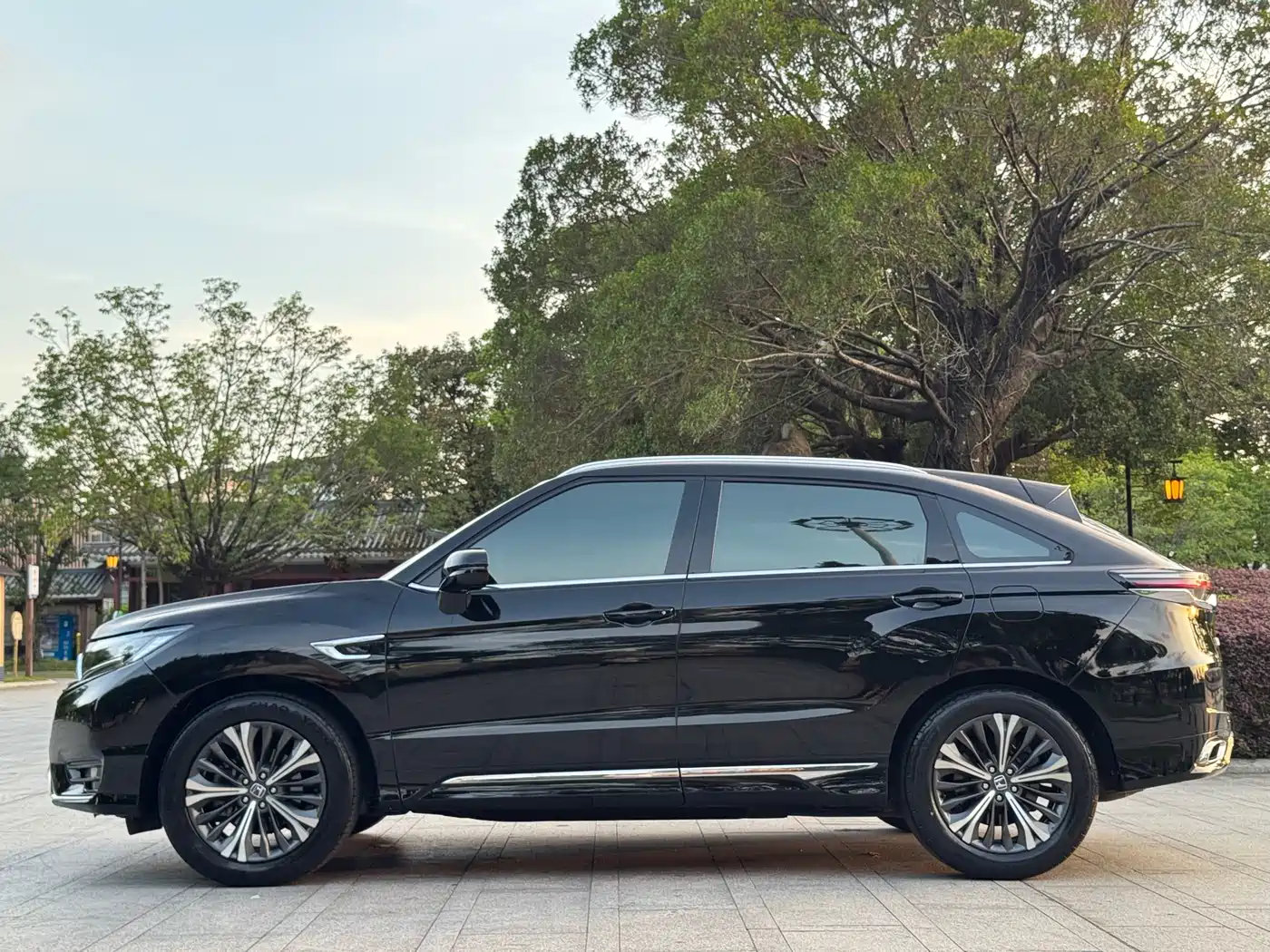 Honda UR-V 2020 370TURBO 2WD Premium Elegance Edition фото 5