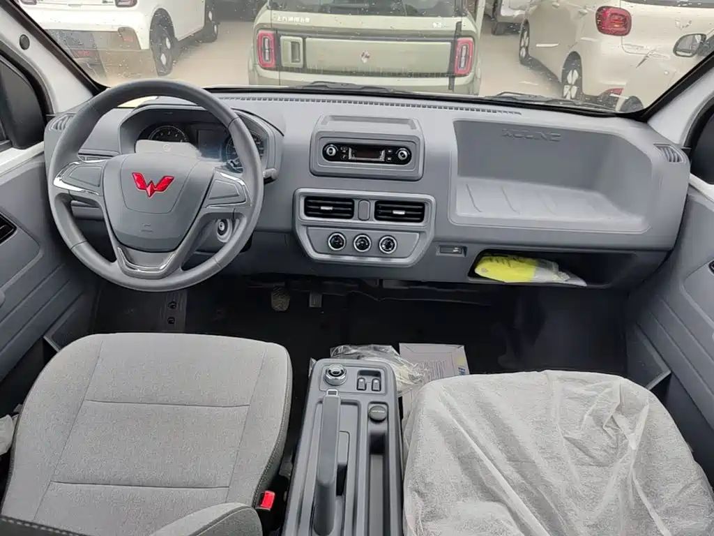 Wuling Motors Wuling Yangguang 2026 2024 300KM Comfort Bus Version 75kW
