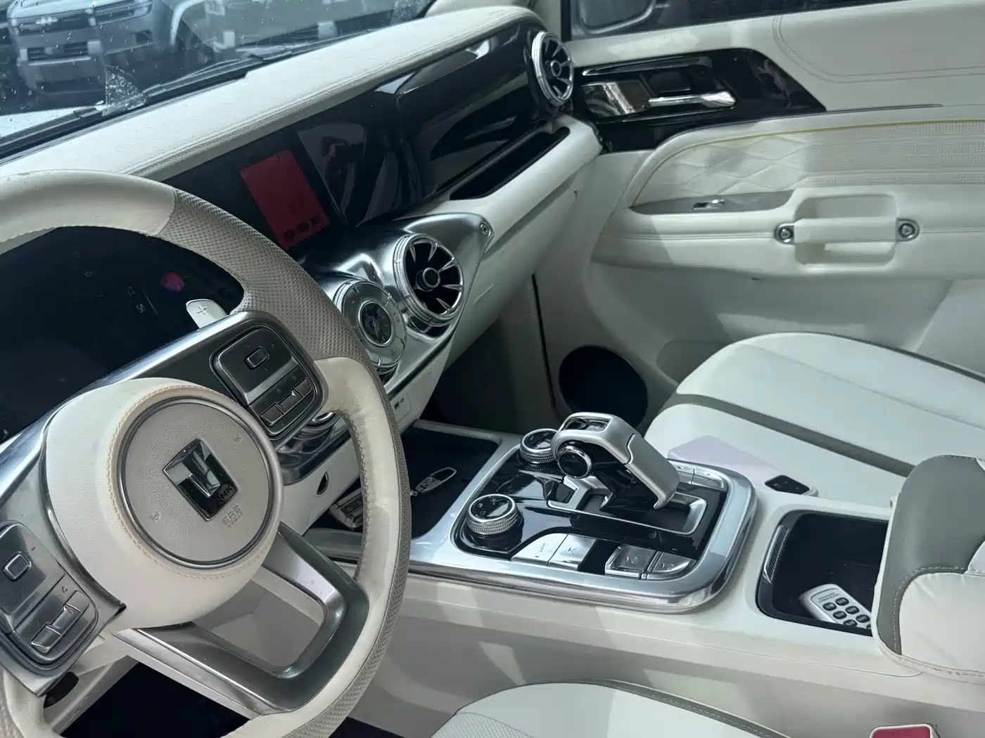 TANK CO CREATION TANK 300