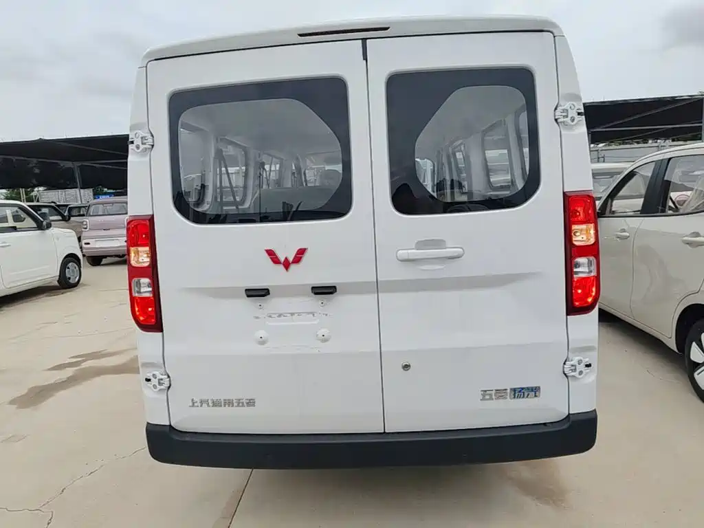 Wuling Motors Wuling Yangguang 2026 2024 300KM Comfort Bus Version 75kW