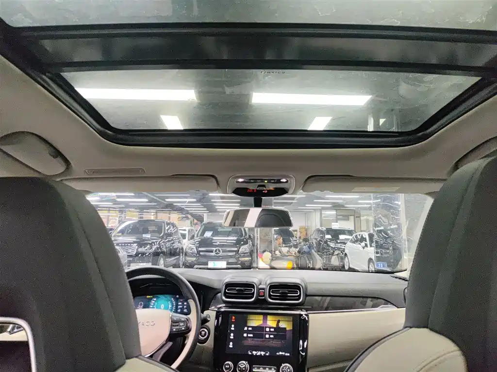 Lynk & Co 02 2019 High Energy Edition 2.0T Automatic 2WD Shine China VI фото 18