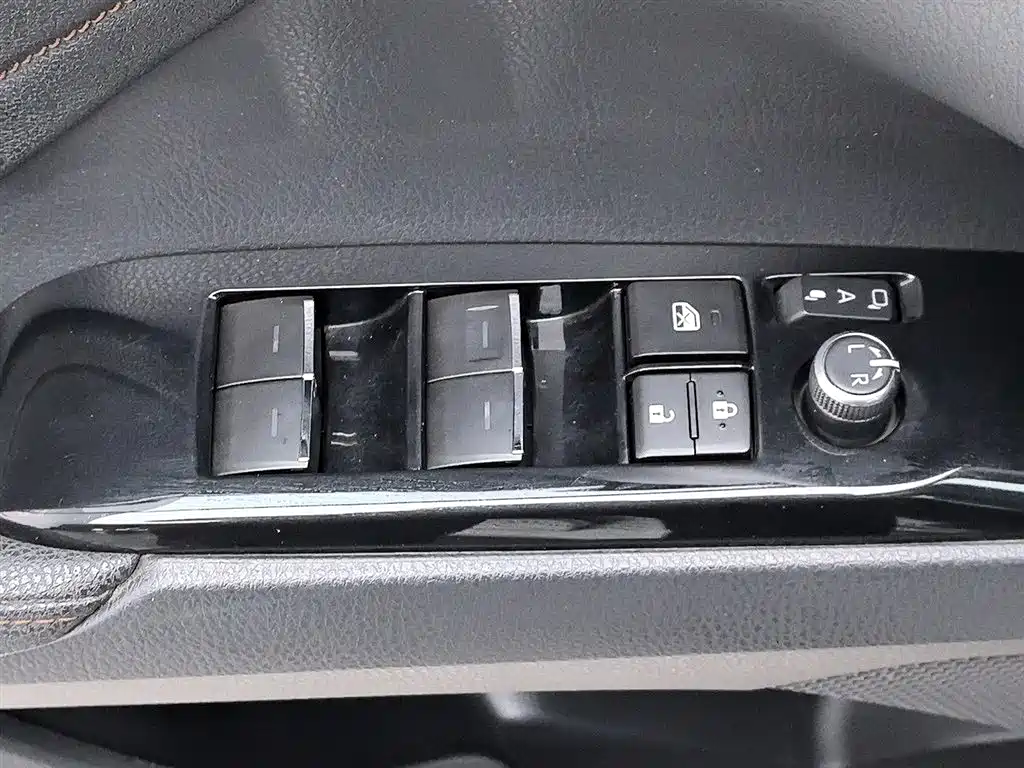 Toyota Camry 2021 2.0G Luxury Edition фото 9