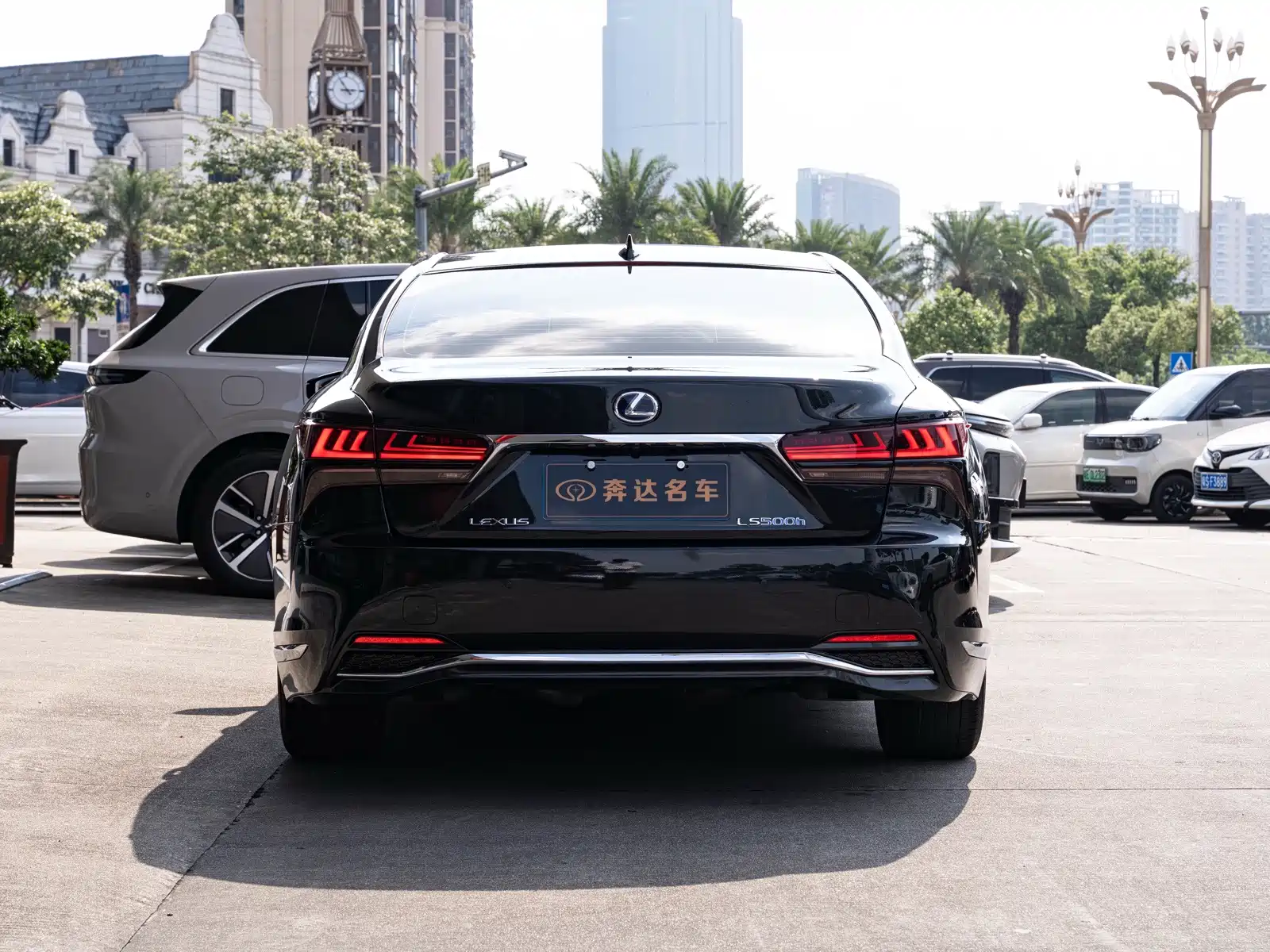 Фото 5 - Lexus LS