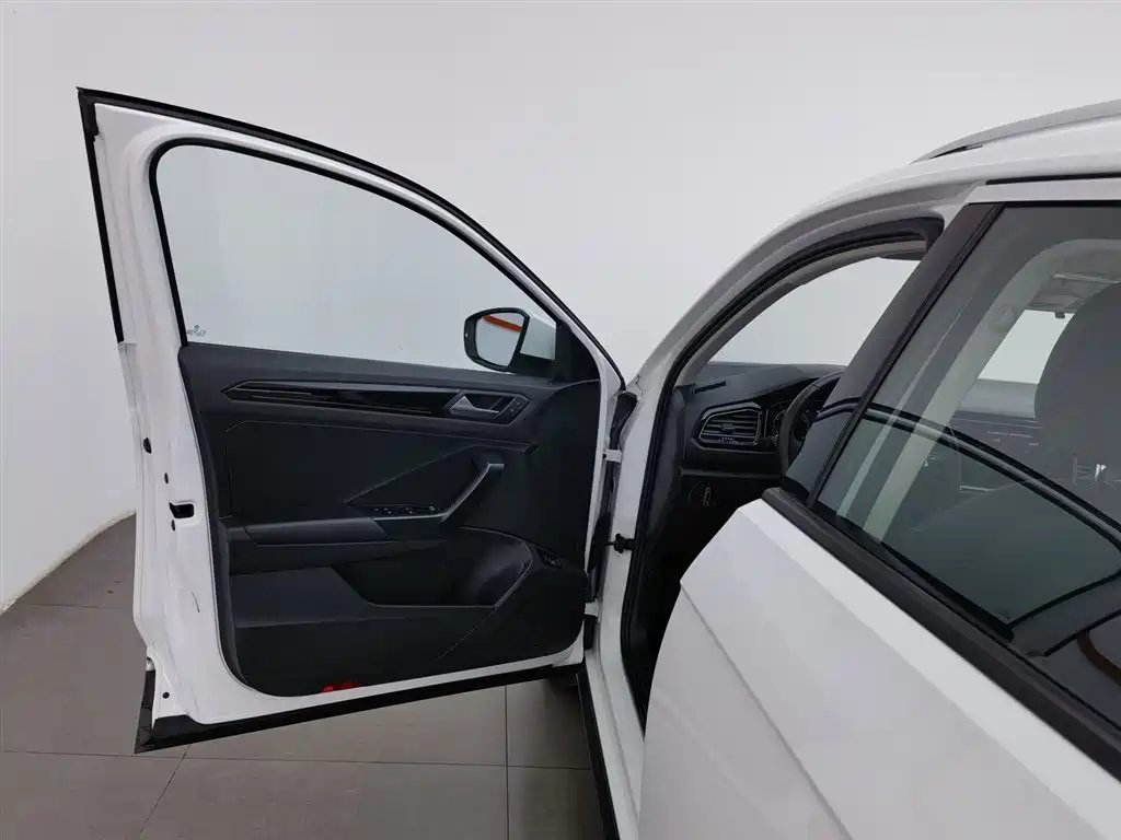 Volkswagen T-ROC 2021 280TSI DSG 2WD Comfort Smart Connect Edition фото 8