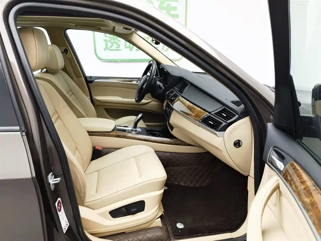 BMW X5 (Import) 2013 xDrive35i Leading фото 23