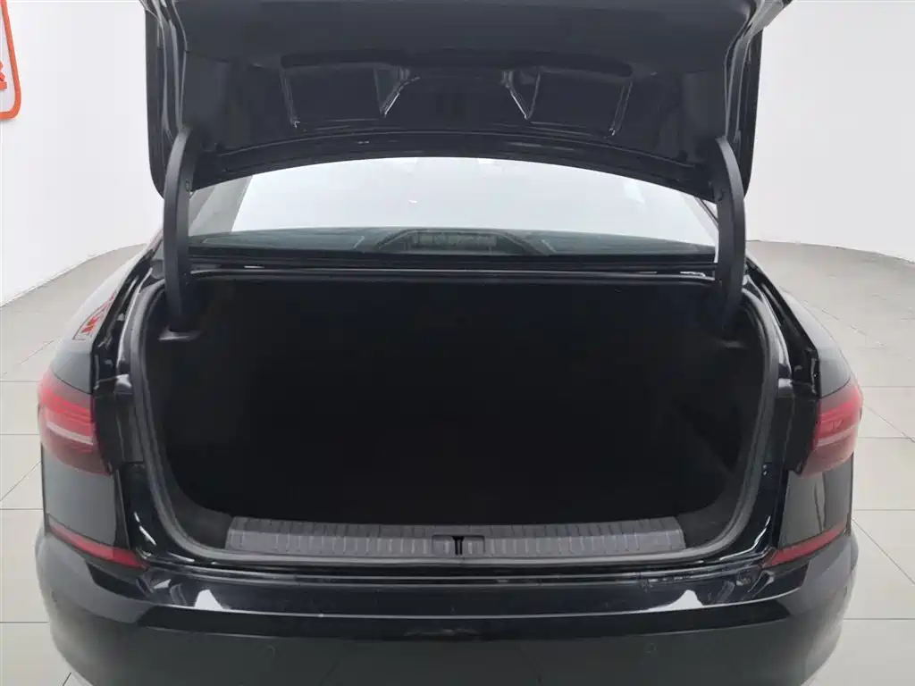 Volkswagen Passat 2020 Facelift 280TSI Business Version China VI фото 16