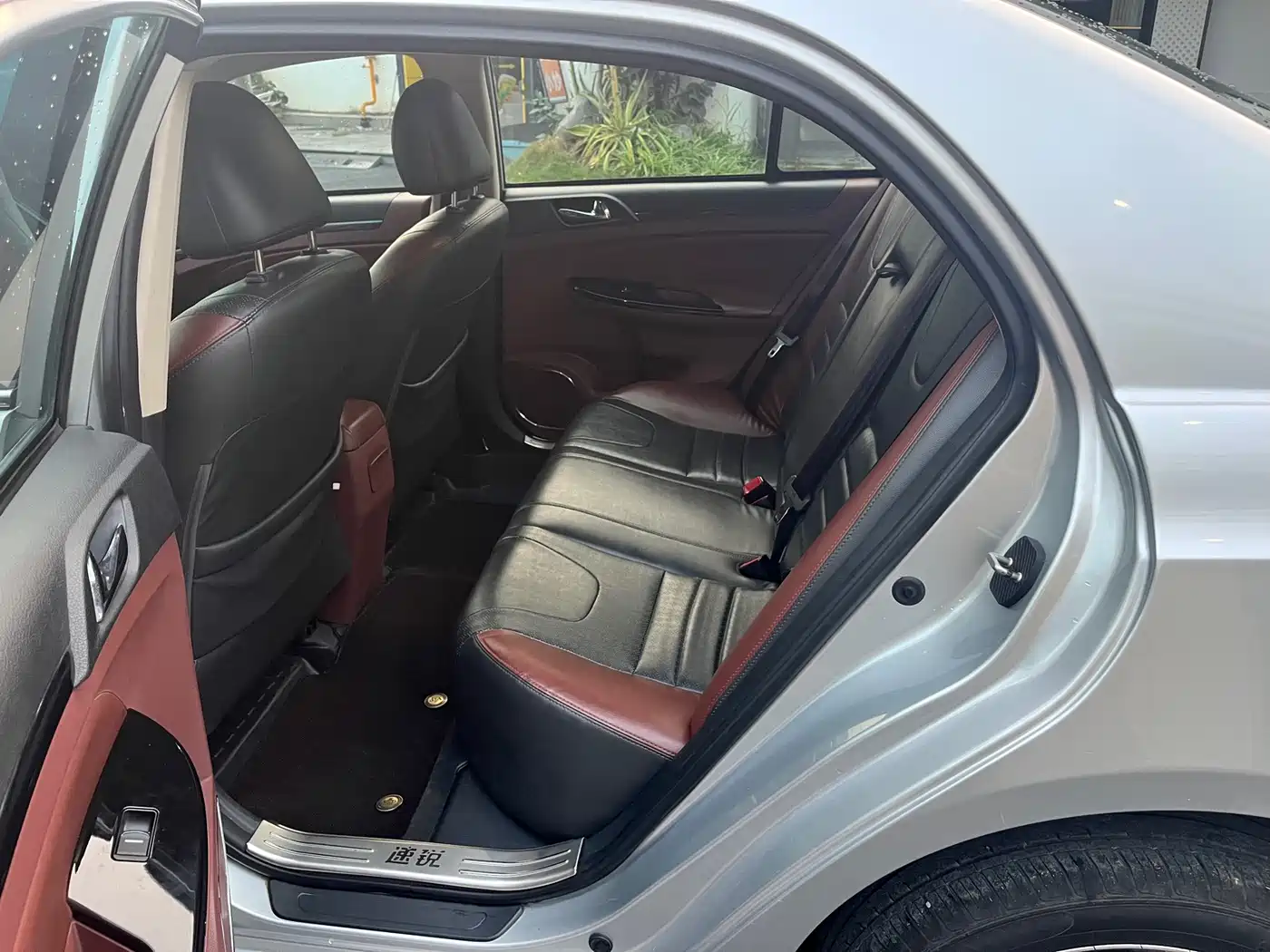 BYD Surui 2015 1.5L Automatic Luxury Model фото 11