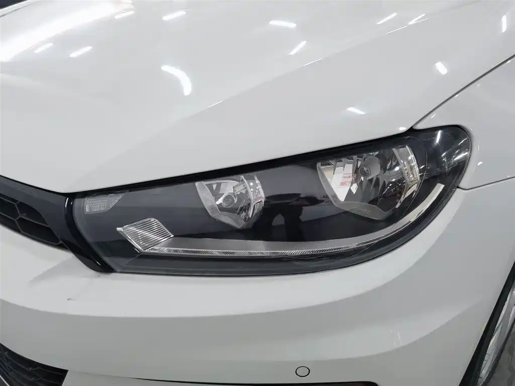 Volkswagen Scirocco 2015 1.4TSI Trend Edition фото 7