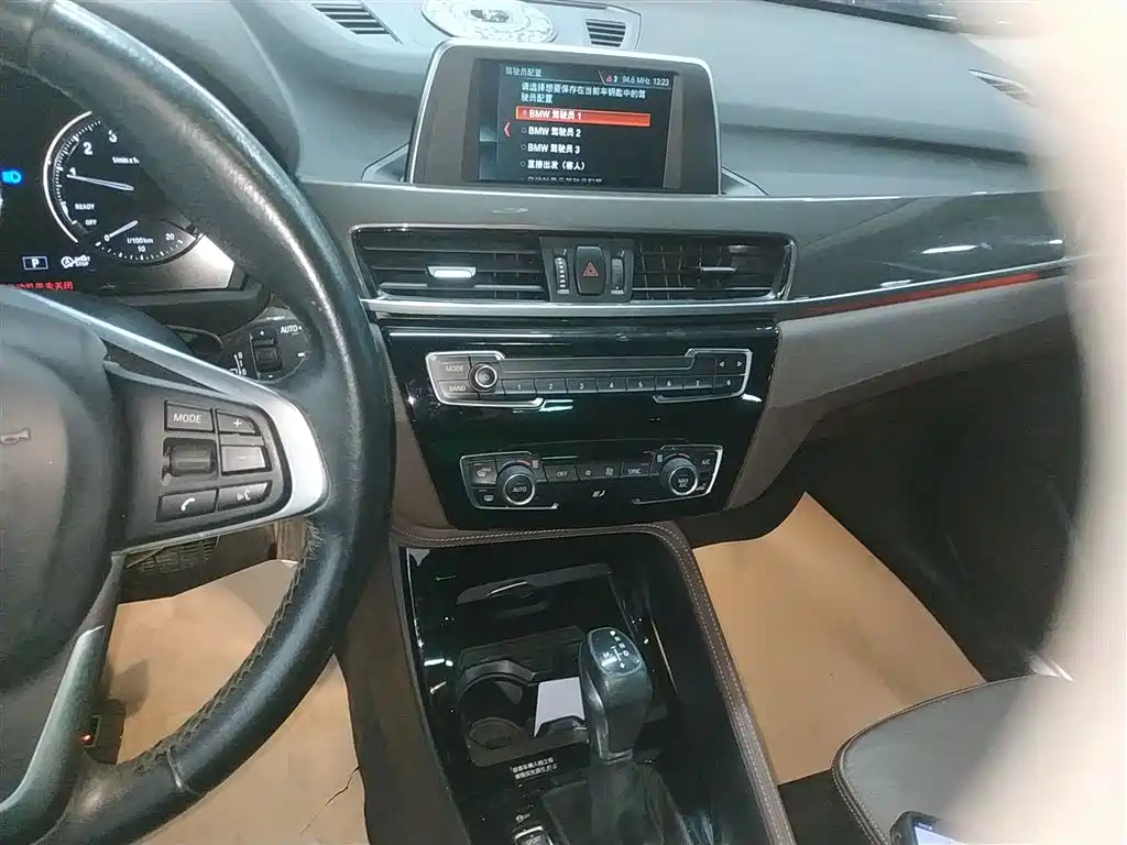 BMW X1 2018 sDrive18Li Premium Model фото 13