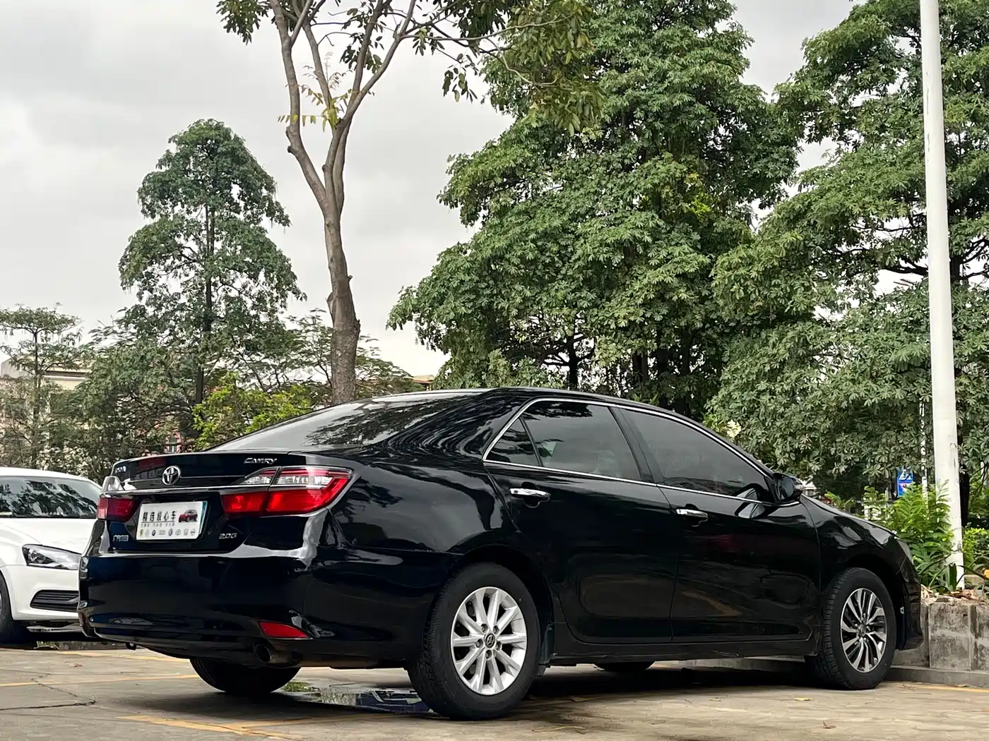 Toyota Camry 2015 2.0G Leading Edition фото 18