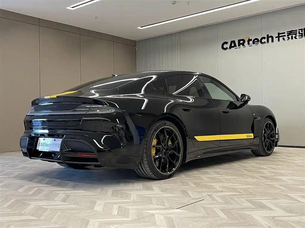 XIAOMI CAR XIAOMI SU7 ULTRA