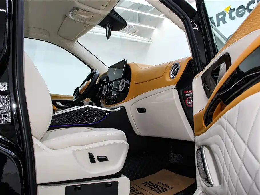 Mercedes-Benz Vito 2023 2.0T Elite 7-Seater фото 28