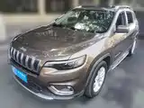 Фото 1 - Jeep Cherokee