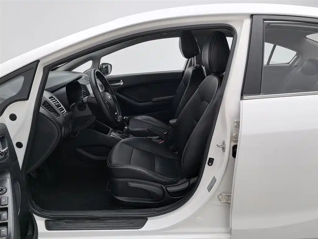 Kia K3 2016 1.6L Manual GLS фото 10