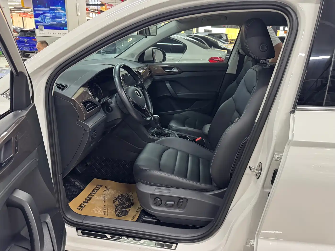 Volkswagen Tharu 2022 280TSI FWD Luxury Edition фото 4