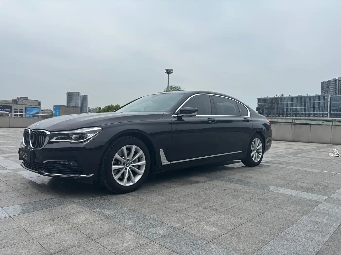 BMW 7 Series 2016 730Li Leading