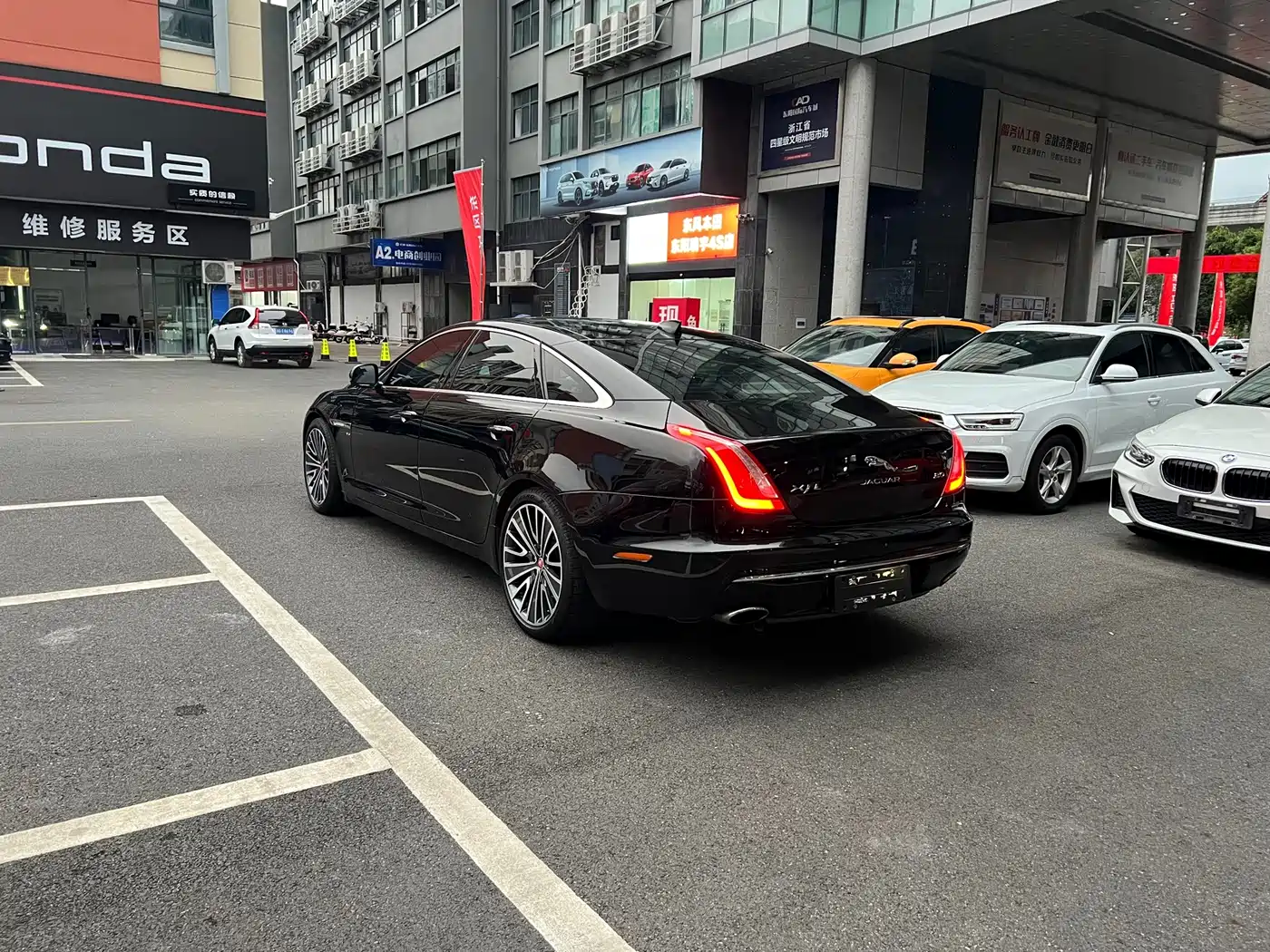 Jaguar XJ 2019 2018 XJL 3.0 SC 2WD Elegant Business Edition