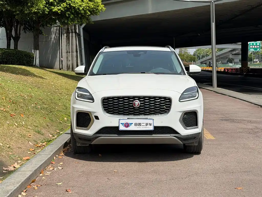 JAGUAR E PACE