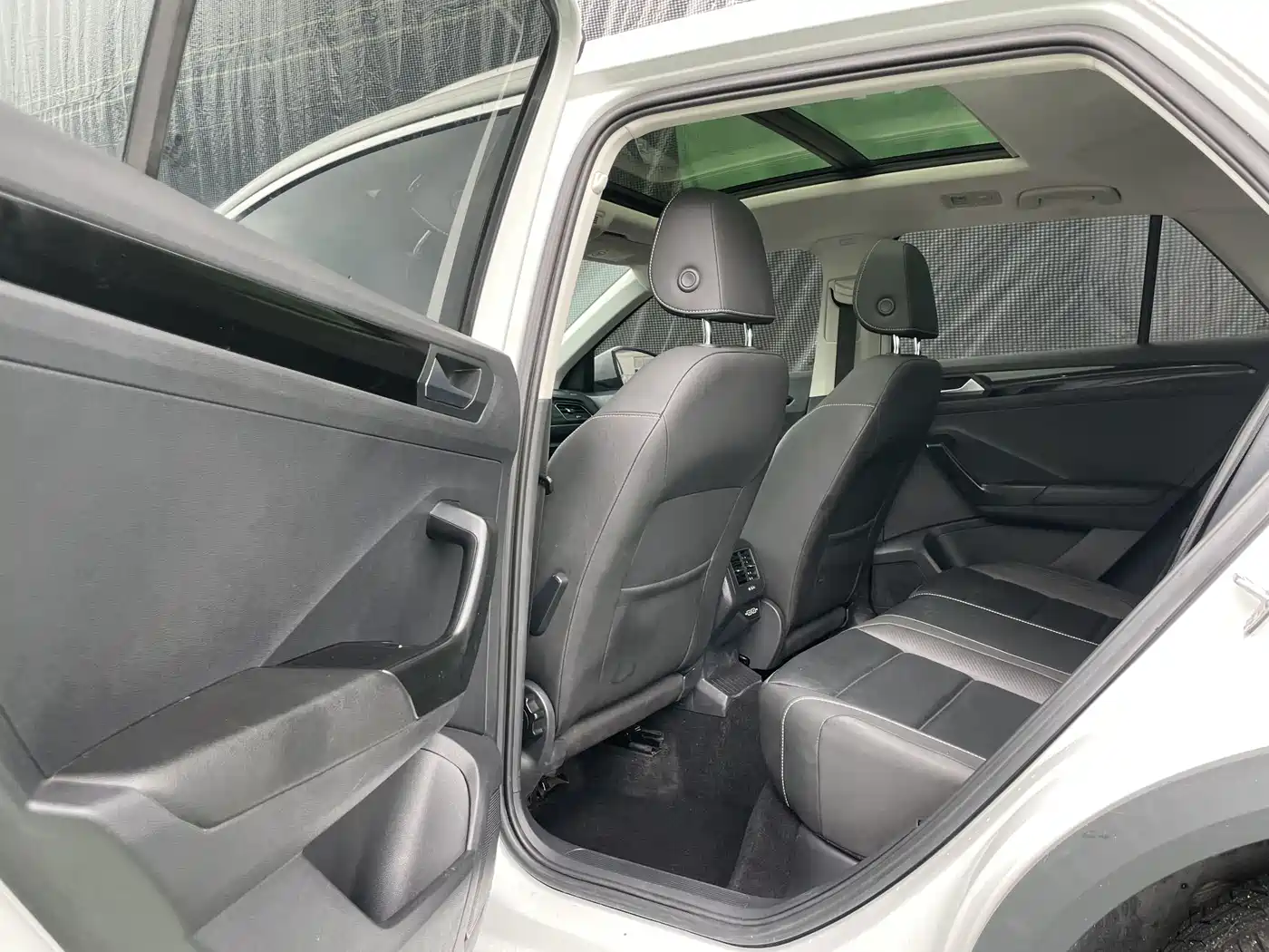 VOLKSWAGEN T ROC EXPLORING SONGS