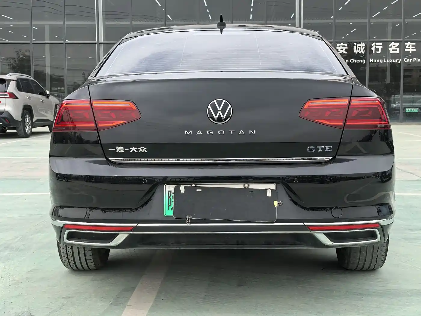 VOLKSWAGEN MAGOTAN GTE PLUG IN HYBRID