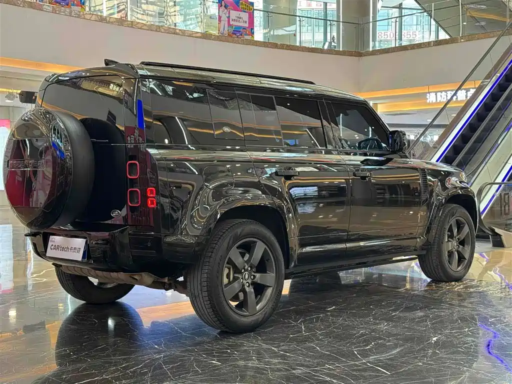 Land Rover Defender 2023 Facelift 110 3.0T P400 X-DYNAMIC HSE фото 4
